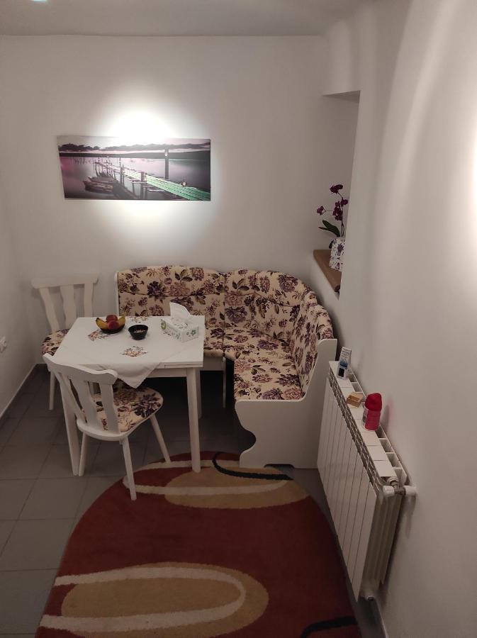 Garsoniera Cocheta Zona Coresi Mall Μπρασόβ Εξωτερικό φωτογραφία